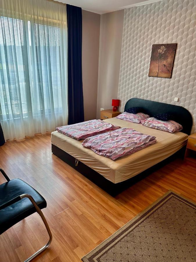 Velvet Motel Hegyeshalom Exteriör bild