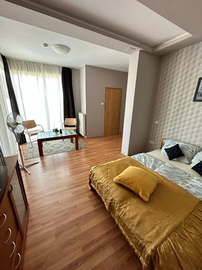 Velvet Motel Hegyeshalom Exteriör bild