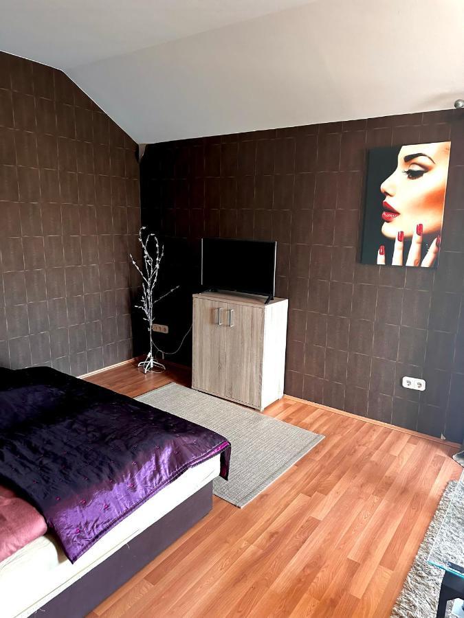 Velvet Motel Hegyeshalom Exteriör bild