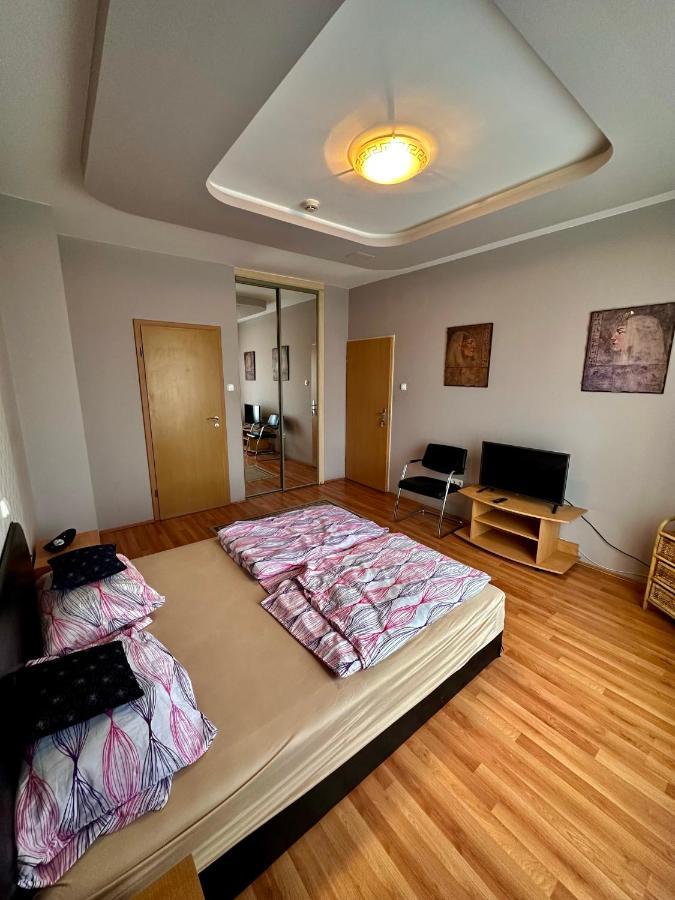 Velvet Motel Hegyeshalom Exteriör bild
