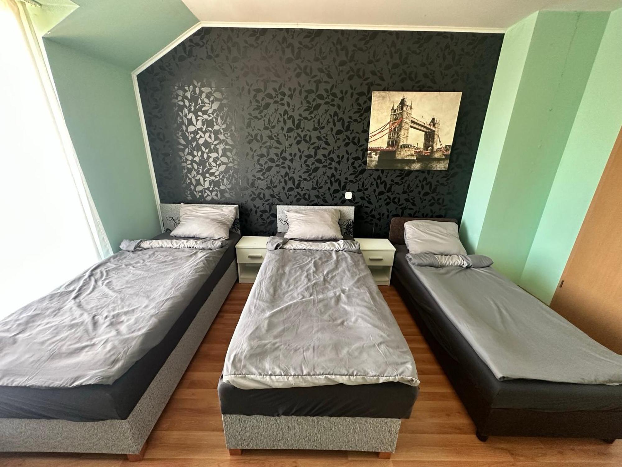 Velvet Motel Hegyeshalom Exteriör bild