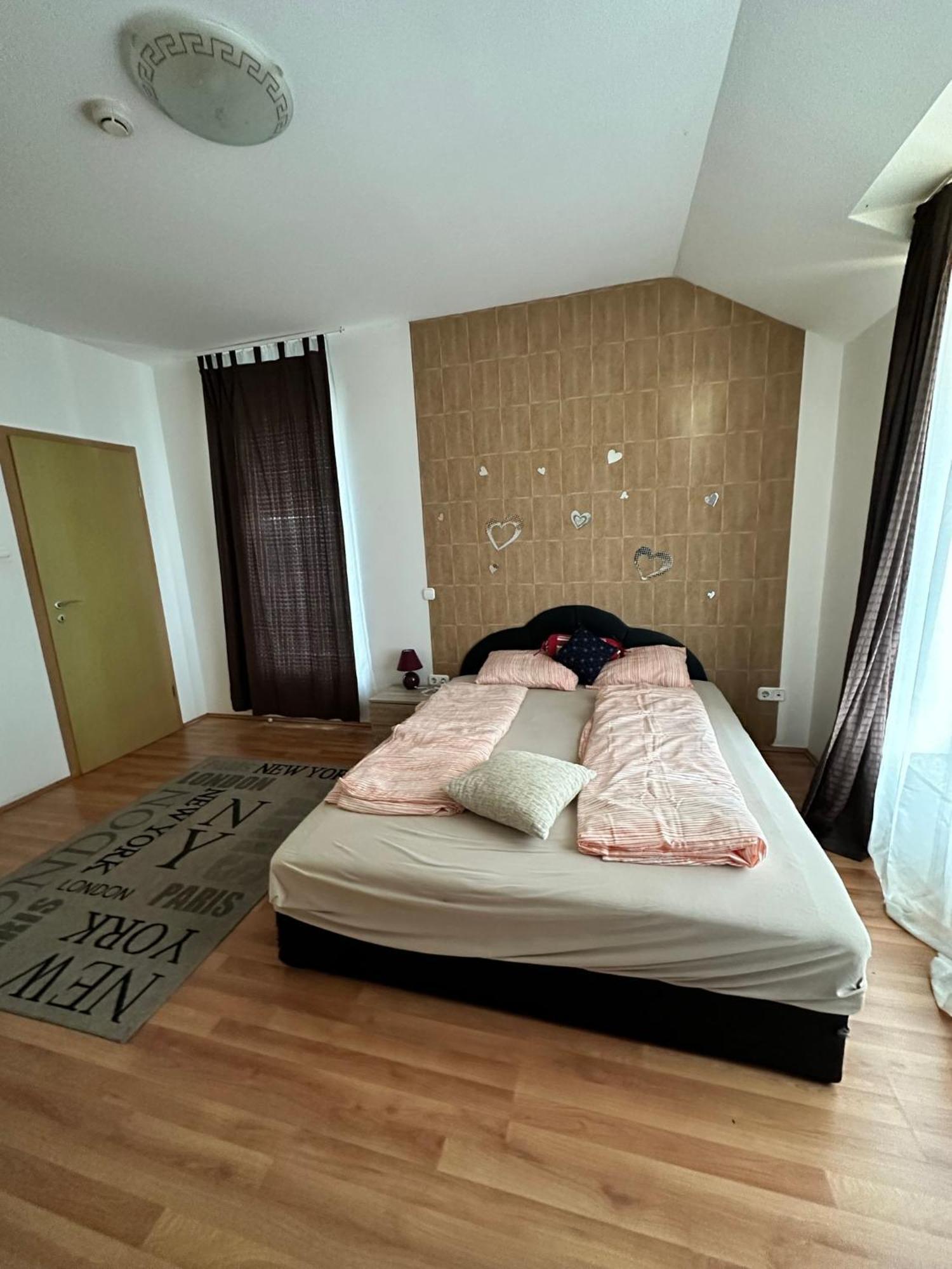 Velvet Motel Hegyeshalom Exteriör bild