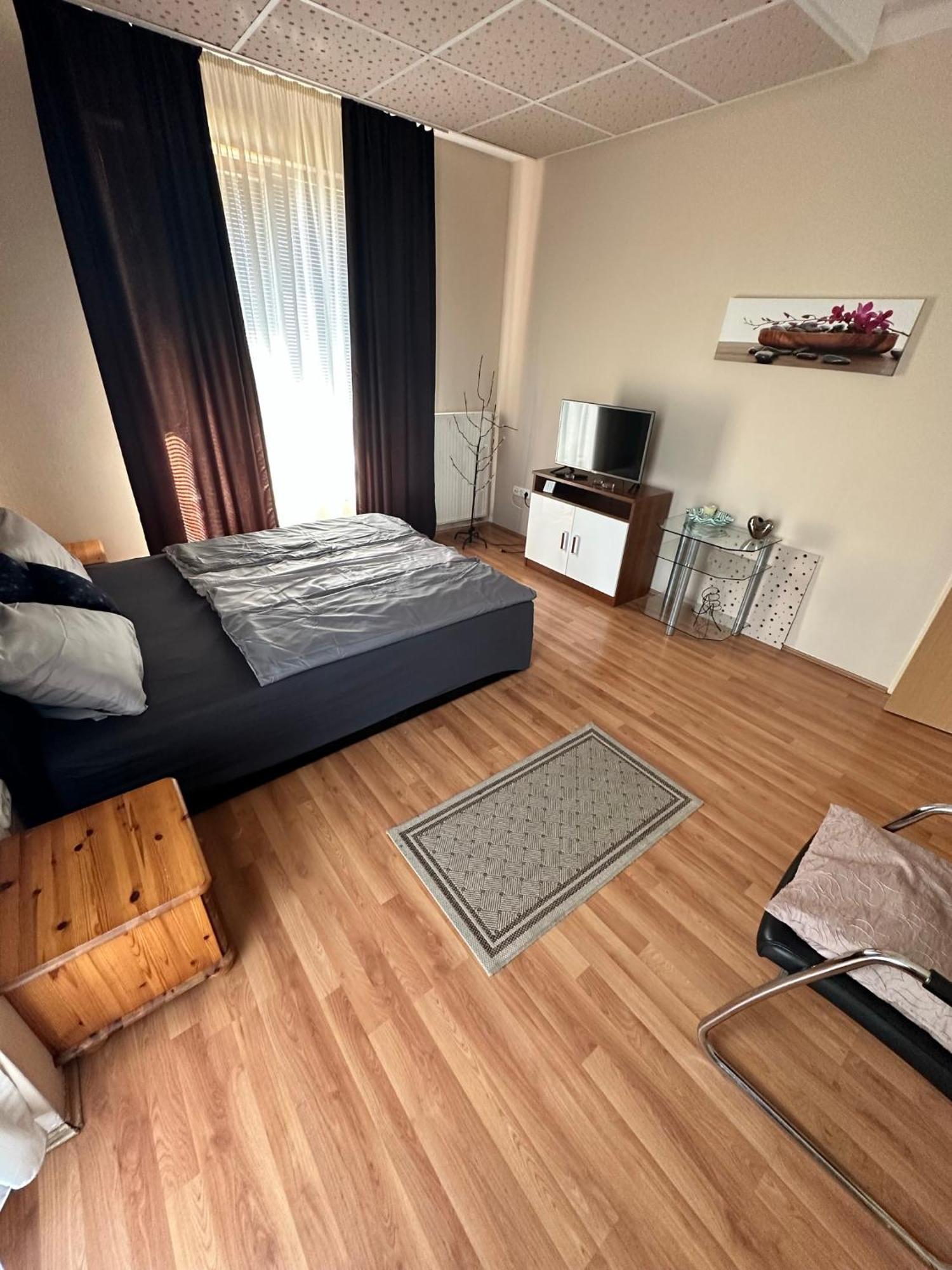 Velvet Motel Hegyeshalom Exteriör bild