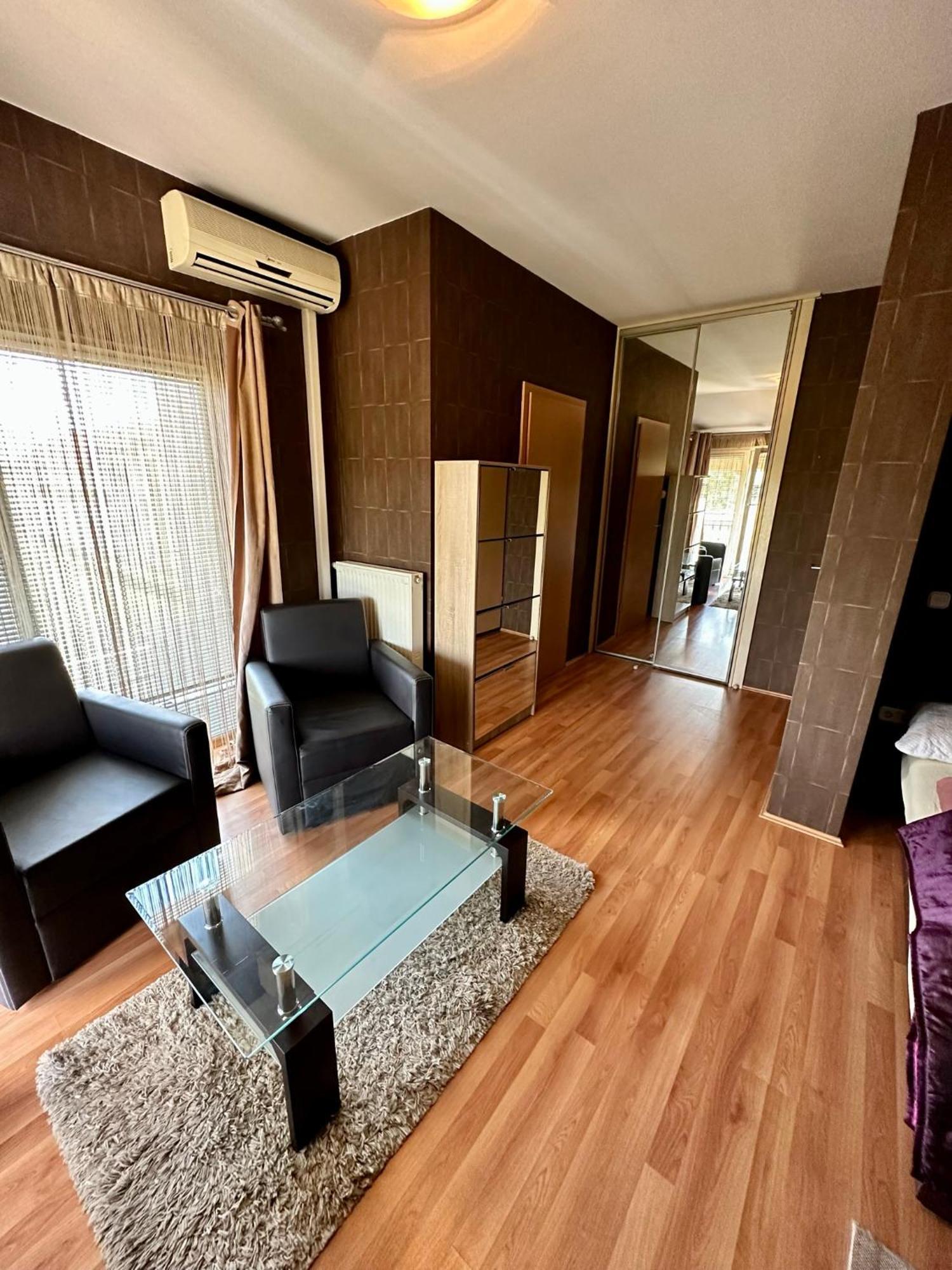 Velvet Motel Hegyeshalom Exteriör bild